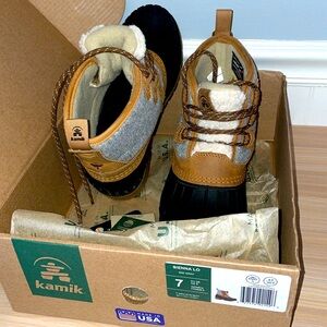 kamik Sienna Lo Mid Gray Winter Boots Womens Size 7 EUC